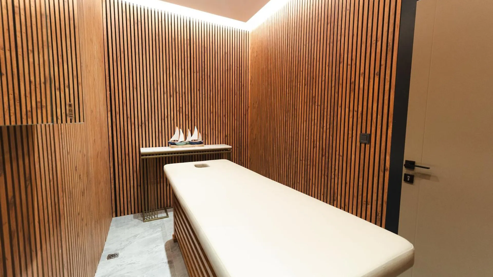 Stillo Business Hotel Aliaga